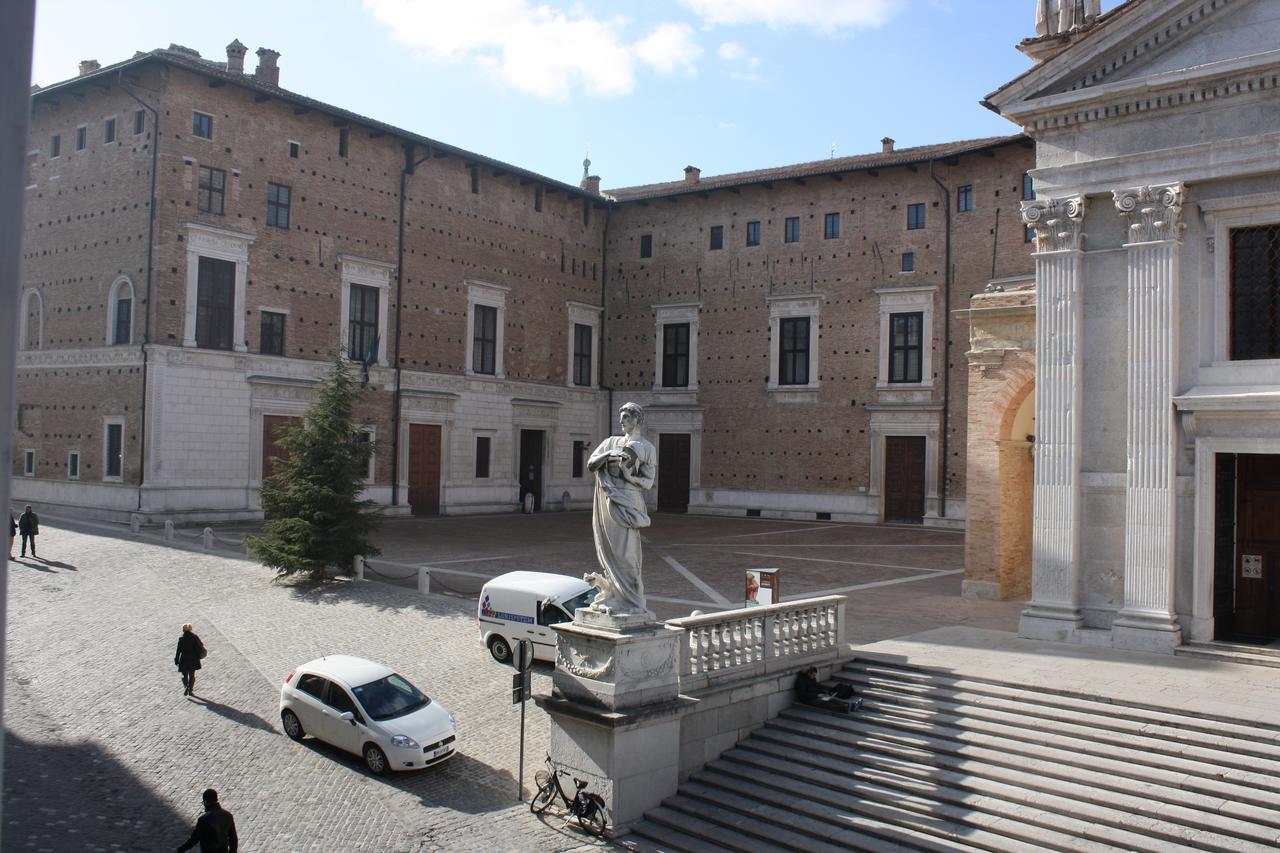 Il Cortegiano Hotel Urbino Bagian luar foto